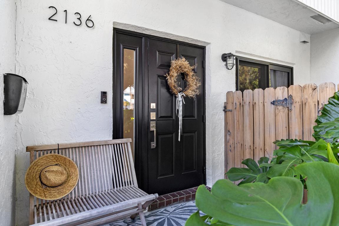 TOWNHOMES OF LIGHTHOUSE POINT - Residential