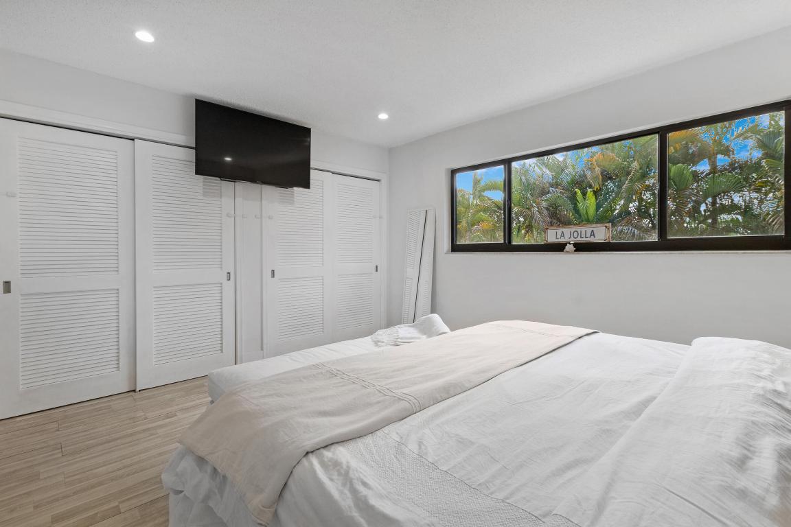 TOWNHOMES OF LIGHTHOUSE POINT - Residential