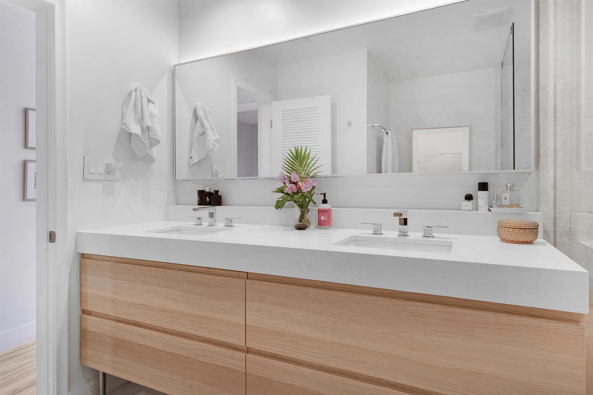 TOWNHOMES OF LIGHTHOUSE P - Residential