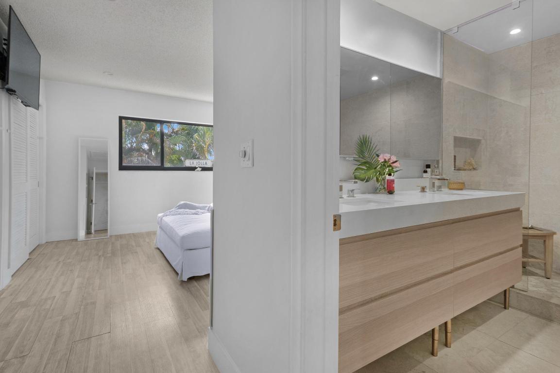 TOWNHOMES OF LIGHTHOUSE POINT - Residential