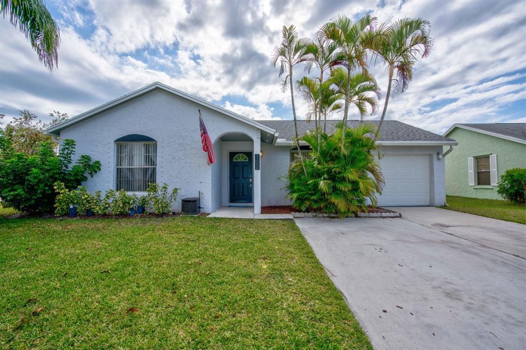 Photo of 102 Wingate Drive, Jupiter, FL 33458 (MLS # R10714606)