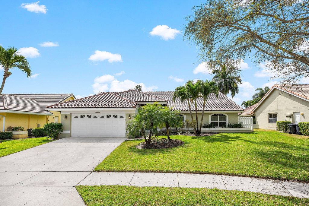 Photo of 6019 Wedgewood Village Circle, Lake Worth, FL 33463 (MLS # B26002901)