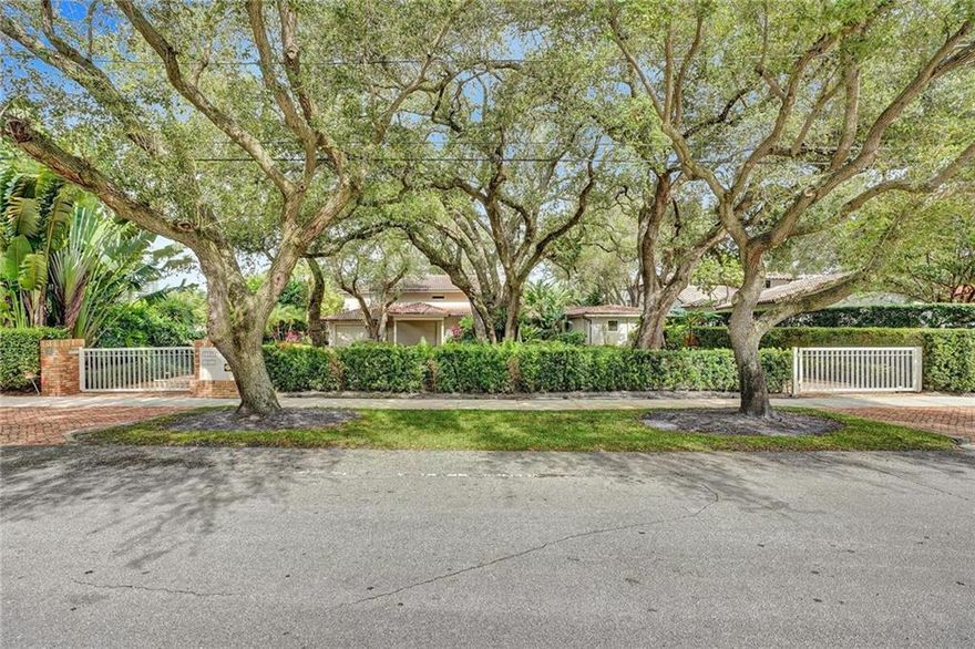 *RIO VISTA OPPORTUNITY* 153' WATERFRONT ocean access, no fixed bridges property on sought after N. Rio Vista Blvd. Directly on the New River with new (2017) 100' CONCRETE DOCK. Rarely available lot size with approx 29,922 sq ft. and gorgeous VIEWS! Gracious and charming updated 3 bedroom 3.5 bath, plus an office overlooking the pool and gardens. Also a separate 1 bedroom/1 bath guest quarters (2009). Gated, circular driveway, 3 car garage parking. Primary bedroom & bathroom are the only rooms on the second floor. Elevator. Wonderful screened in loggia, fully equipped outdoor kitchen overlooks the waterfront, pool & lush gardens.