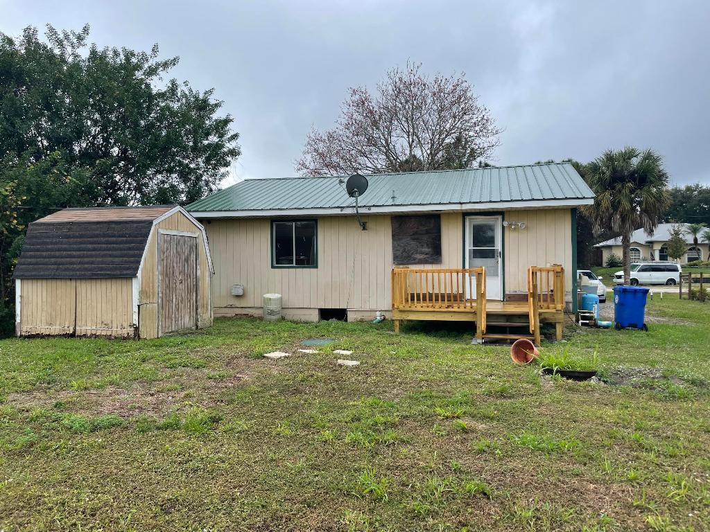 VERO LAKE ESTATES UNIT N - Residential