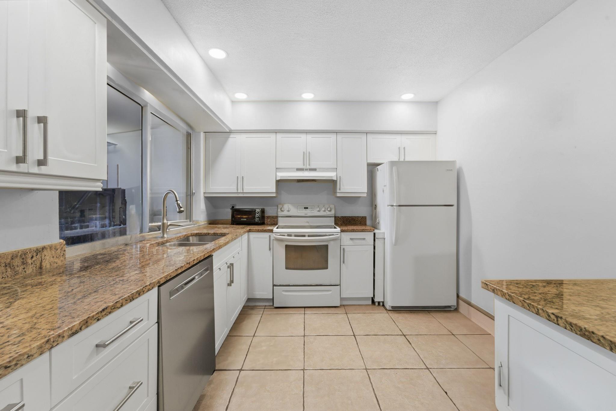 TAMARAC HILLS 3RD SEC - Residential