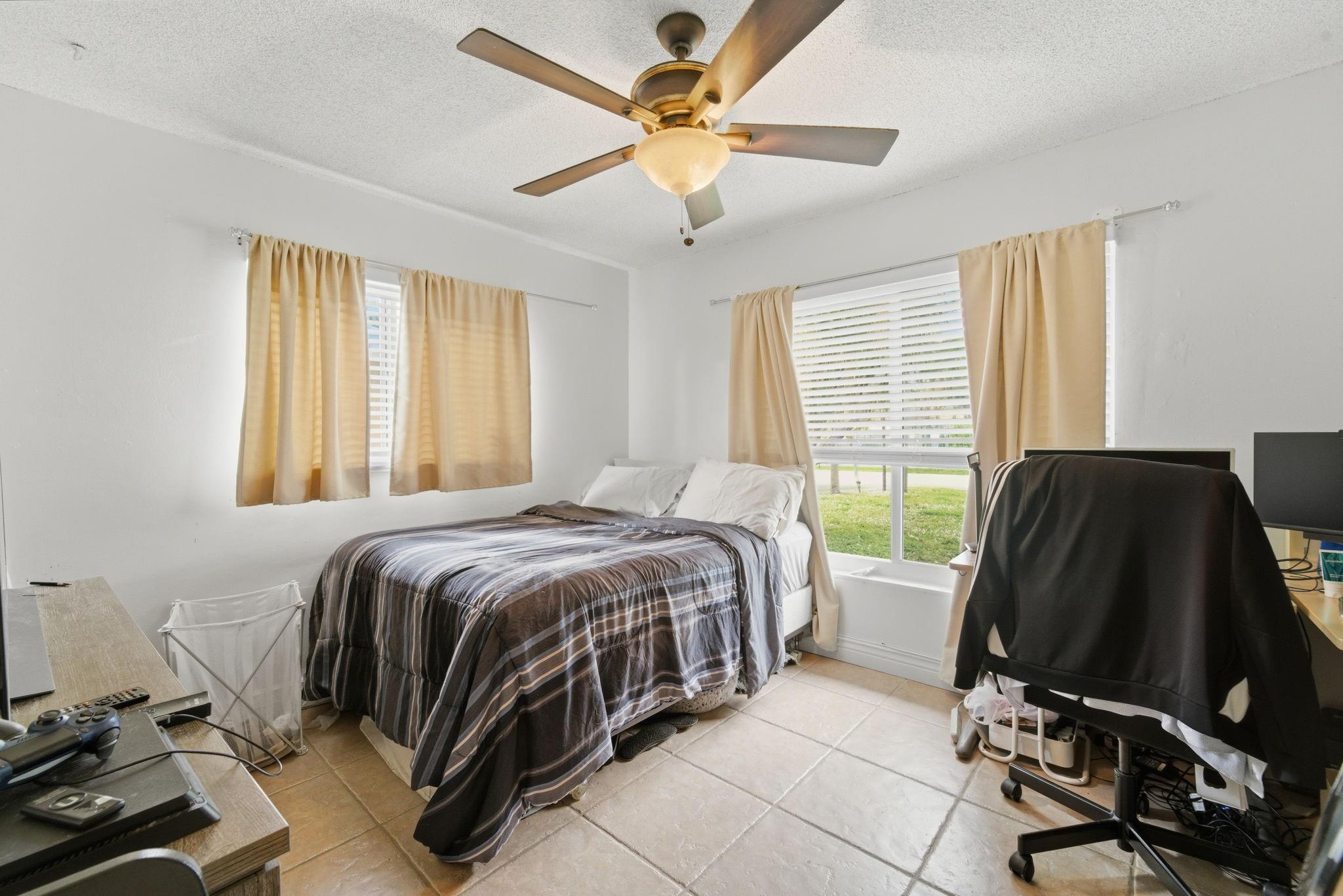 TAMARAC HILLS 3RD SEC - Residential