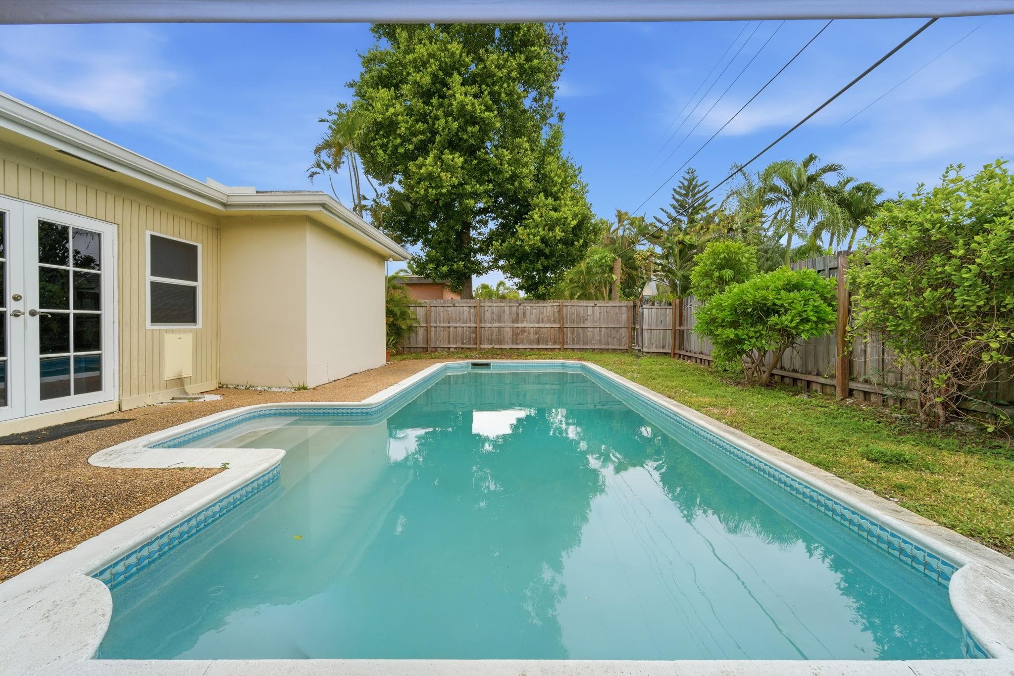 TAMARAC HILLS 3RD SEC - Residential