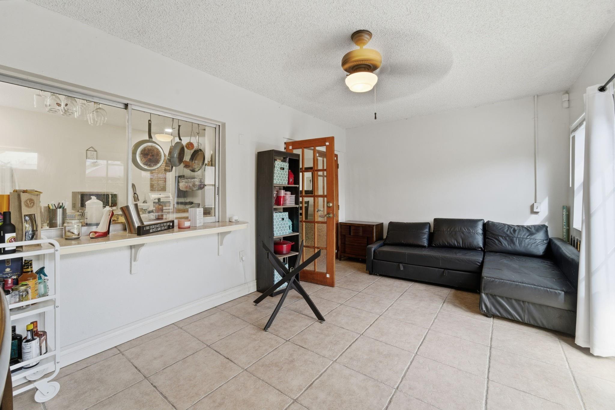 TAMARAC HILLS 3RD SEC - Residential