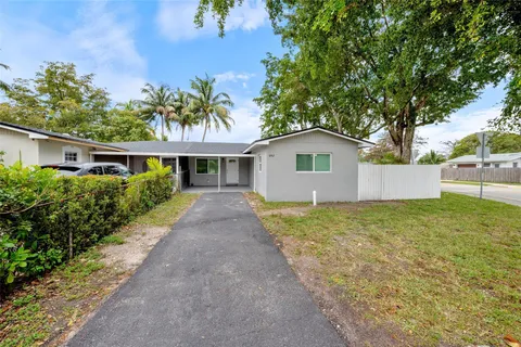 6742 SW 18th Ct, Pompano Beach, FL MLS: F10492933