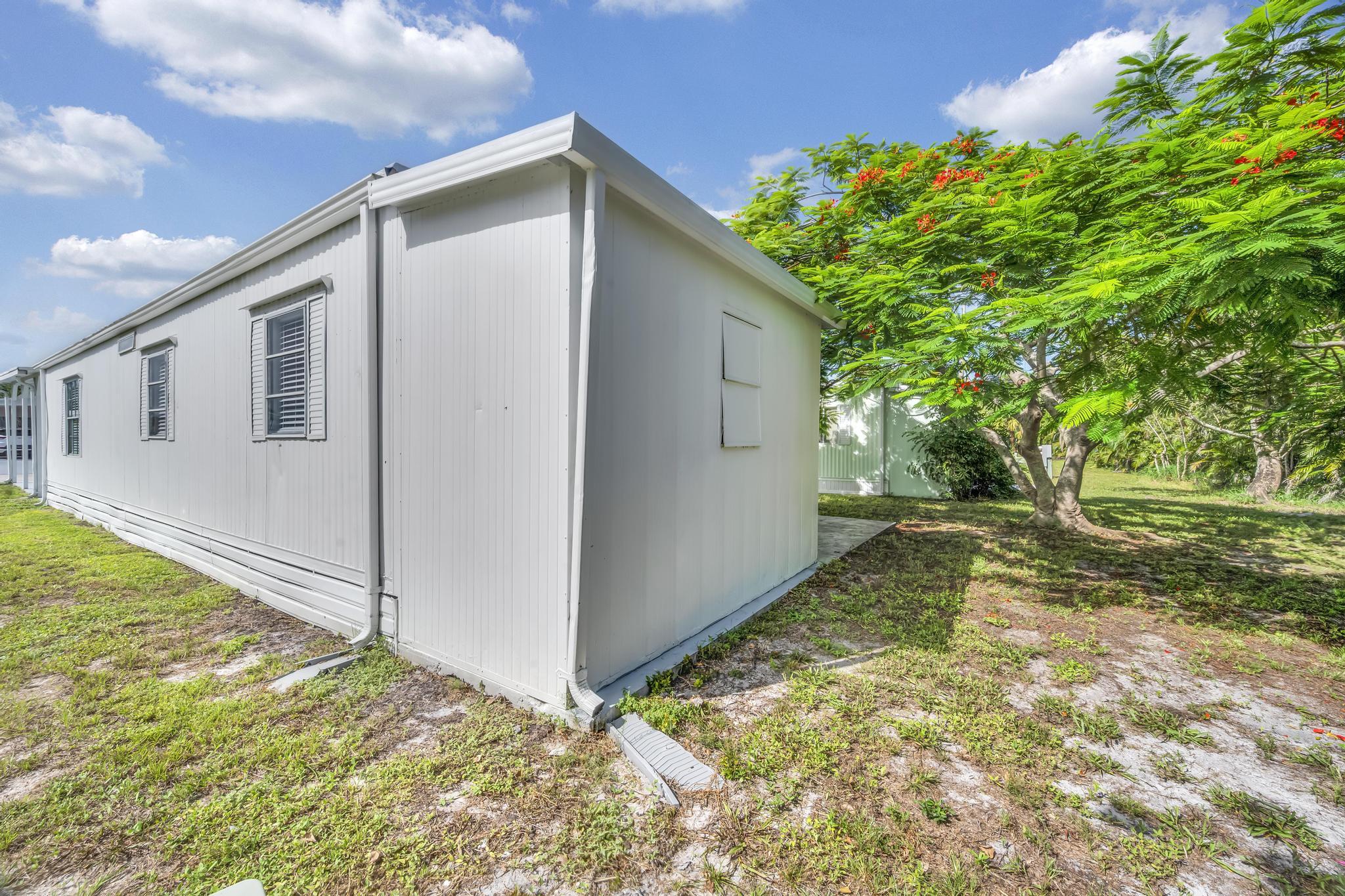 Spanish Lakes Riverfront - Residential