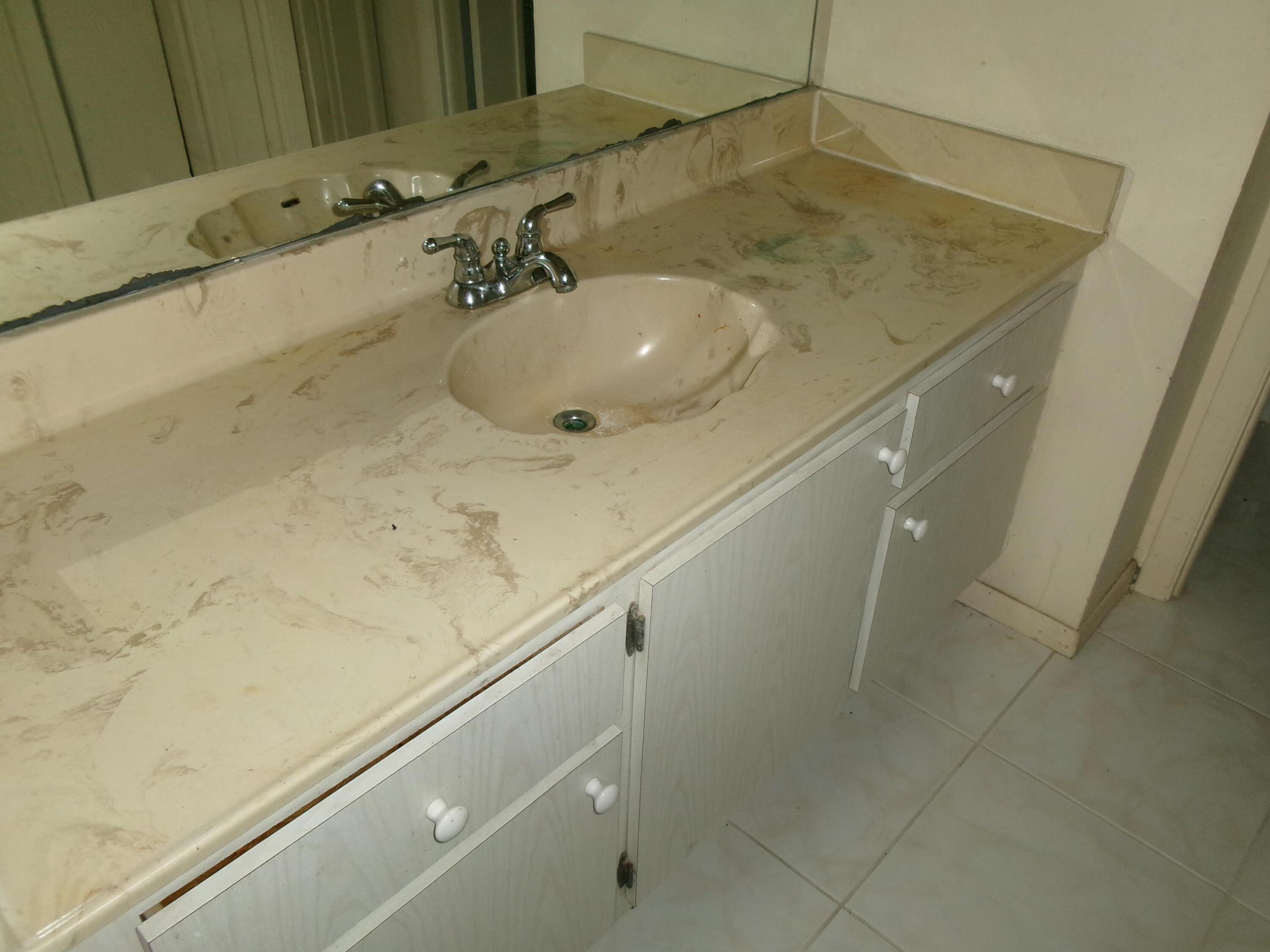 GATE THREE CONDO - Residential