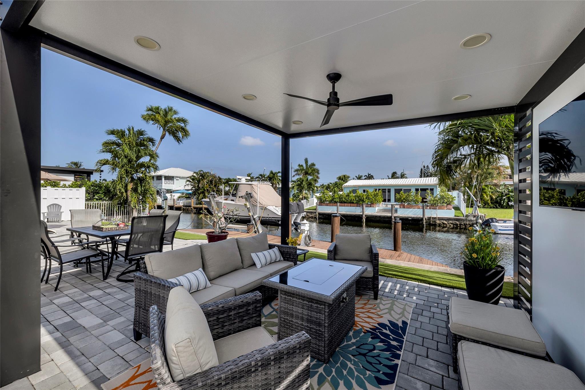 1206 Mango Isle