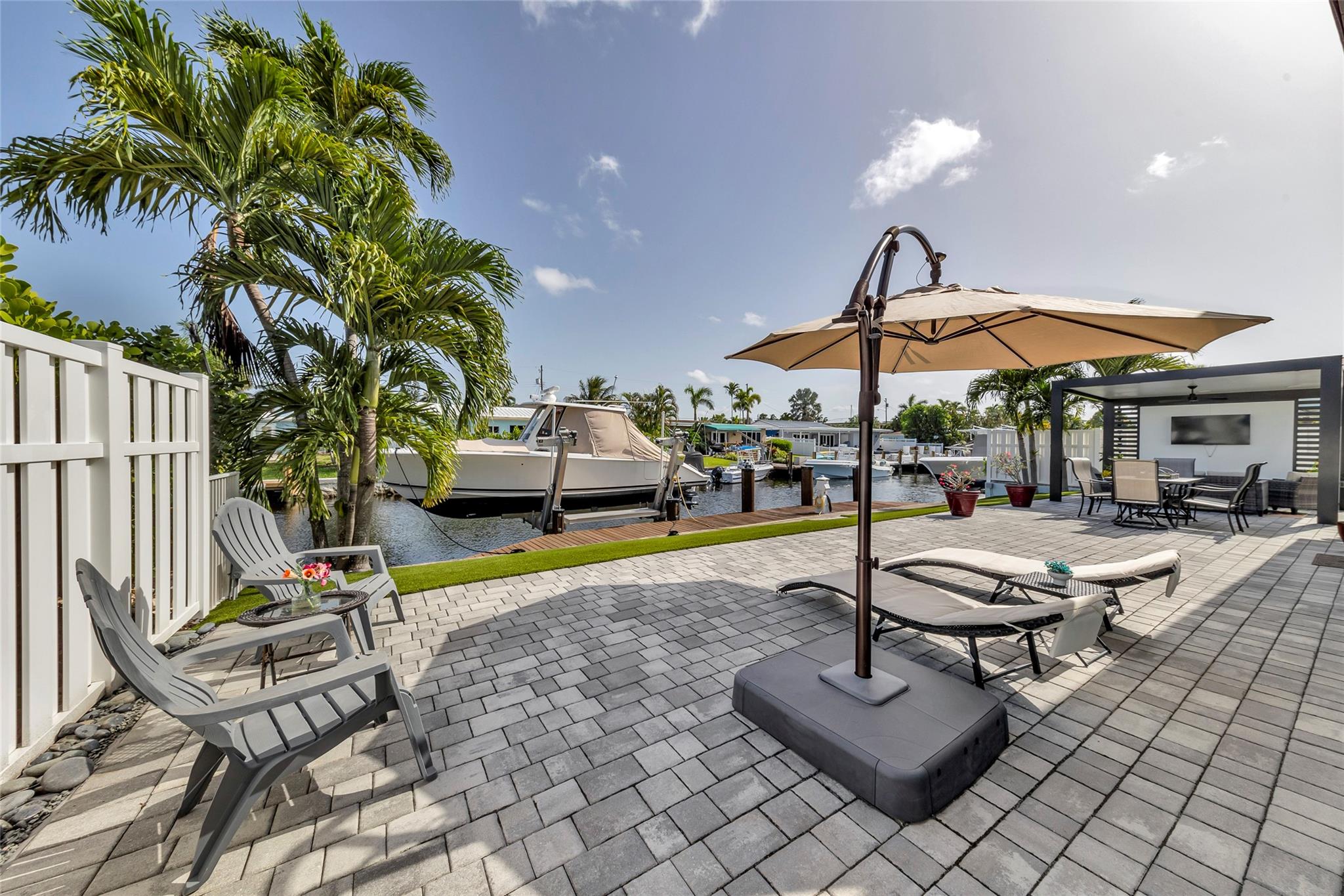 1206 Mango Isle