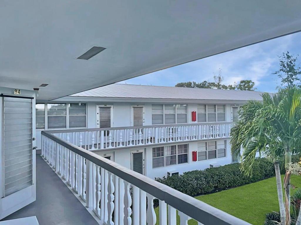 NORTHAMPTON CONDOS - Residential Lease