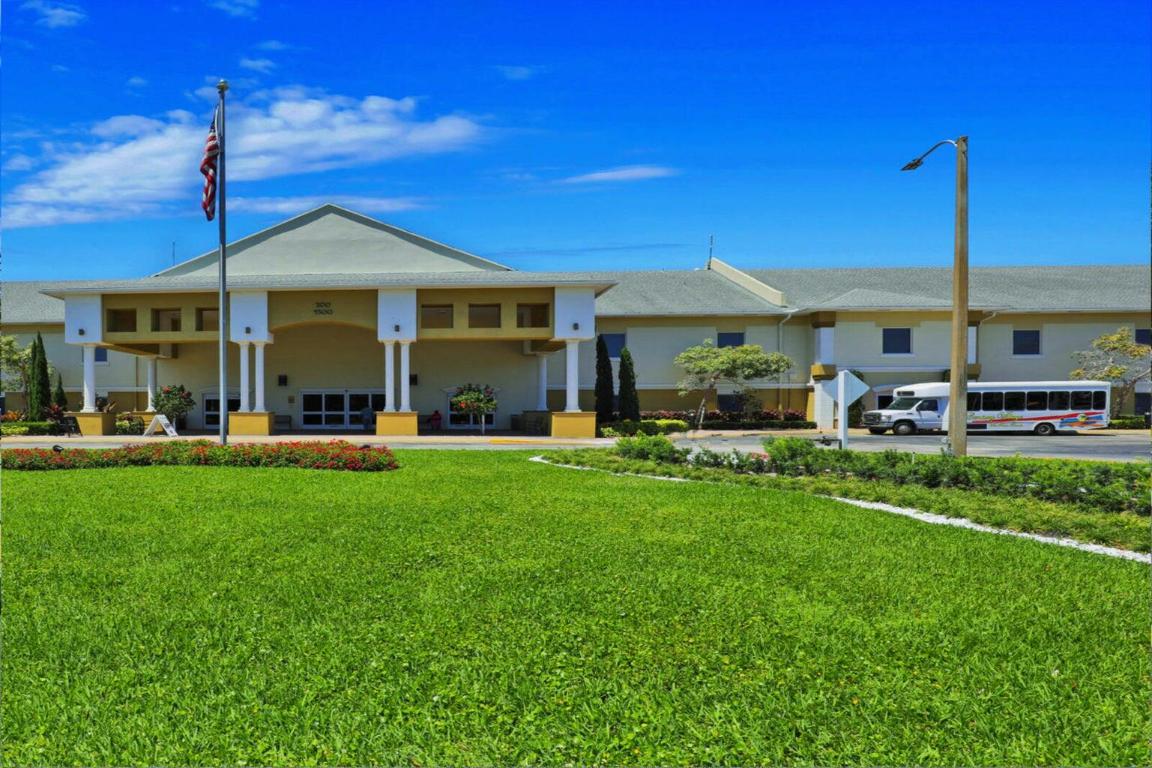 NORTHAMPTON CONDOS - Residential Lease