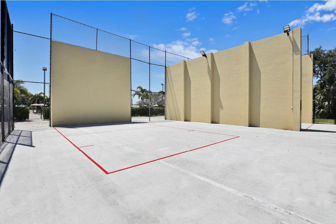 NORTHAMPTON CONDOS - Residential Lease