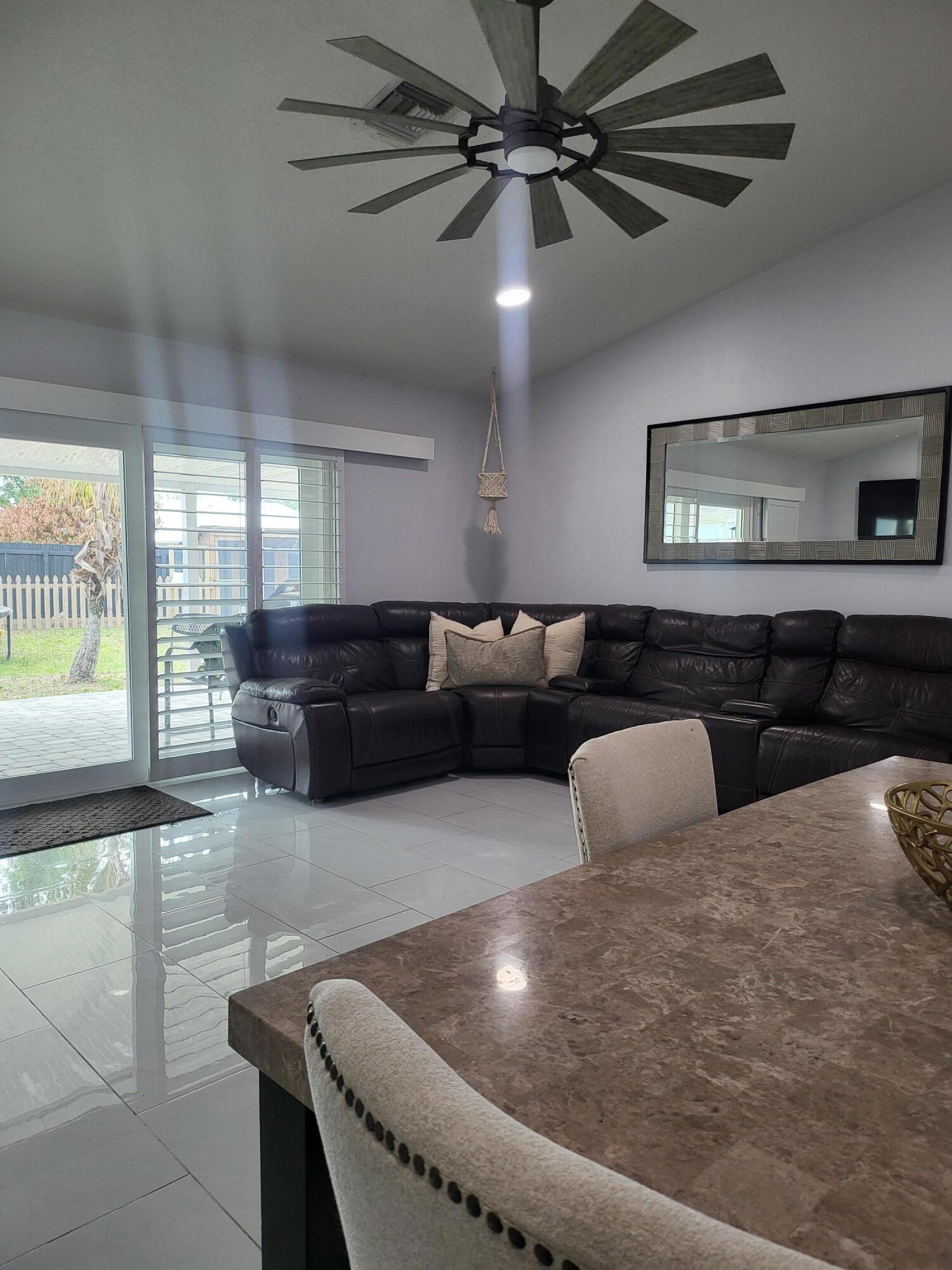 PORT ST LUCIE SECTION 18 - Residential