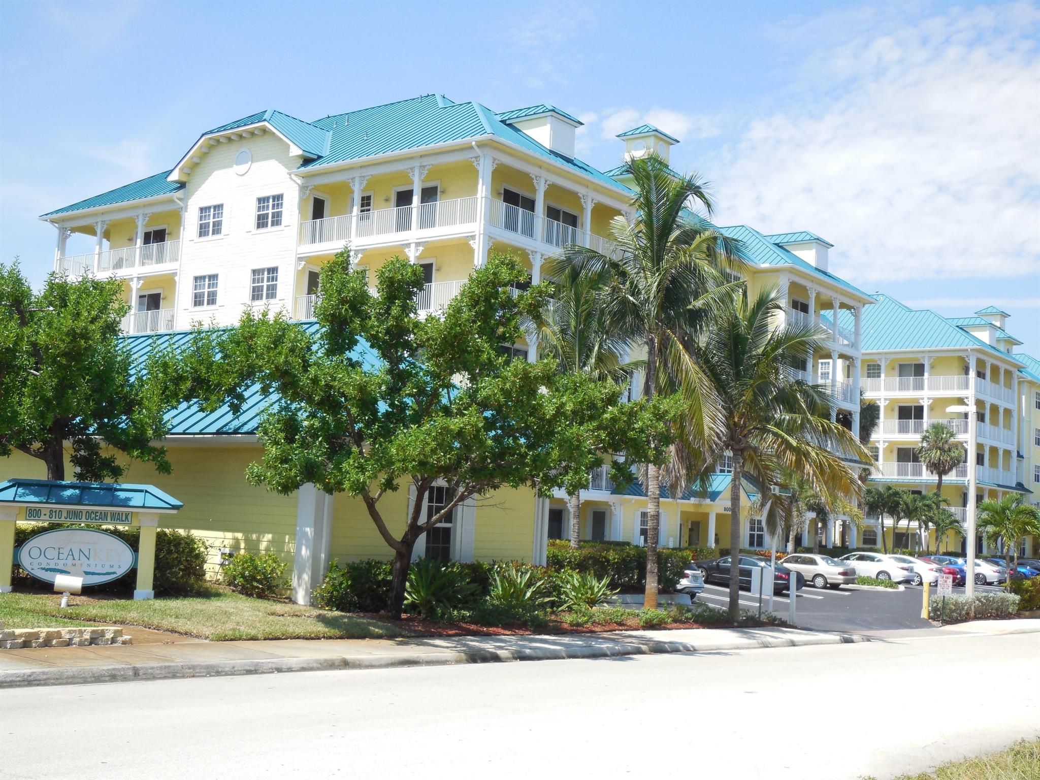WELCOME TO JUNO BEACH - AWESOME, VERY SPACIOUS, CLEAN, WELL MAINTAINED, FULLY FURNISHED CONDO, 3RD FLOOR WITH NICE VIEW AND BREEZE. VERY DESIRABLE, SAFE, QUIET RESIDENTIAL AREA. IDEAL TO SPEND SUMMER OR WINTER JUST 1 BLOCK FROM THE OCEAN. 2 BEDROOMS + DEN WITH OPTIONAL DAYBED. ALL TILE FLOORING. LARGE MASTER BEDROOM. WELL-EQUIPPED KITCHEN, NEW TV. 3 SETS OF SLIDING IMPACT GLASS DOORS PROVIDING MUCH NATURAL LIGHTING AND ACCESS TO WRAP BALCONY WITH GREAT VIEWS. PRIVATE ELEVATOR, PRIVATE LAUNDRY ROOM. EXERCISE ROOM, GRILLING AREA & 2 GAZEBOS. COMMUNITY POOL. JUNO BEACH IS LOCATED JUST 25 MINUTES FROM PALM BEACH INTERNATIONAL AIRPORT. SHOPPING CENTERS, RESTAURANTS, PHARMACIES, MEDICAL FACILITIES, GOLF, ROGER DEAN STADIUM, PGA NATIONAL SPA & RESORTS ARE CLOSE BY. VERY POPULAR SEASONAL LEASE.