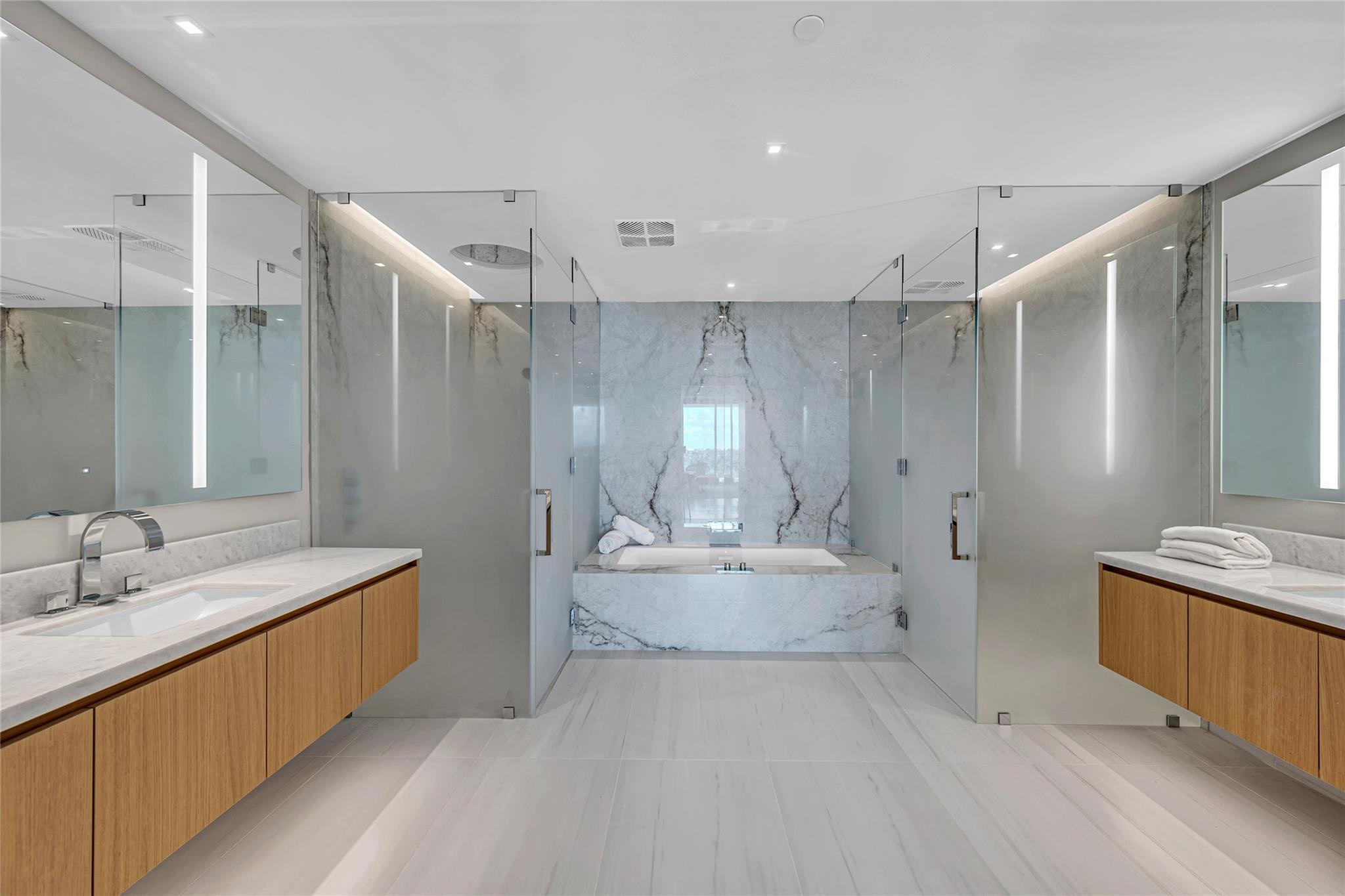 Pier sixty six - Residential