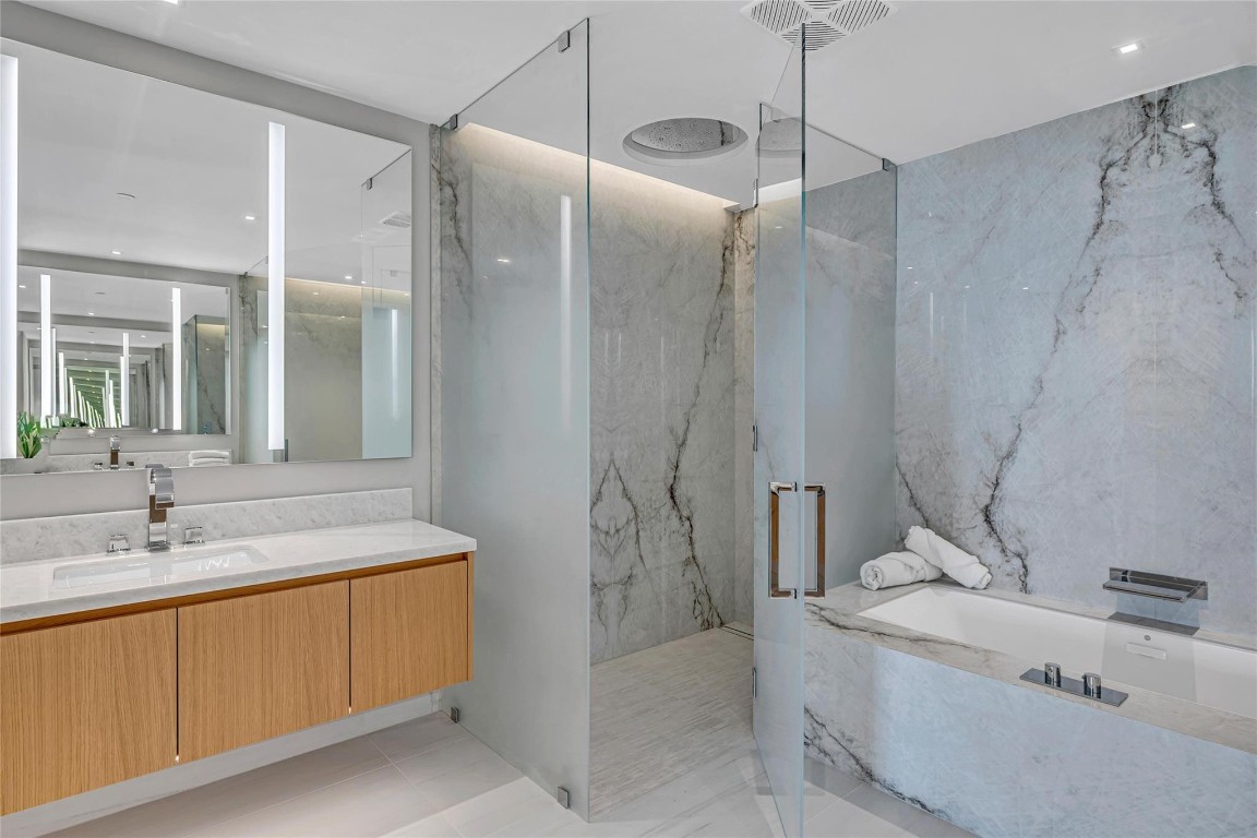 Pier sixty six - Residential