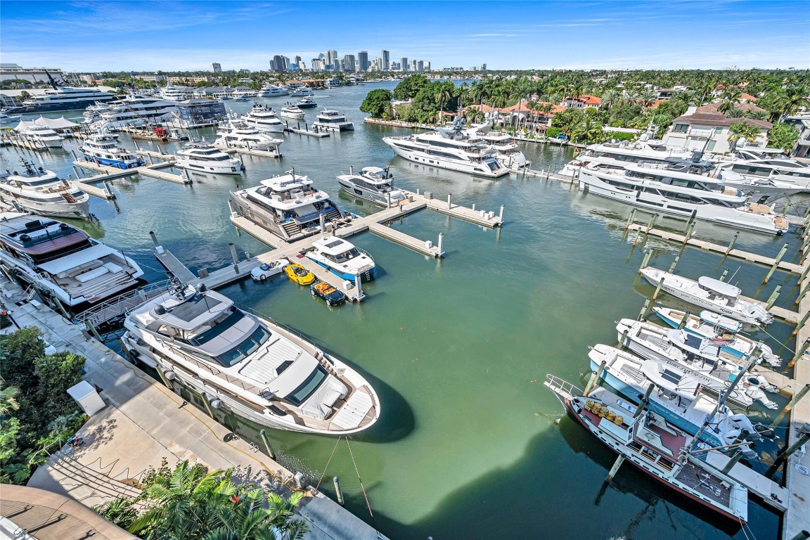 Pier sixty six - Residential