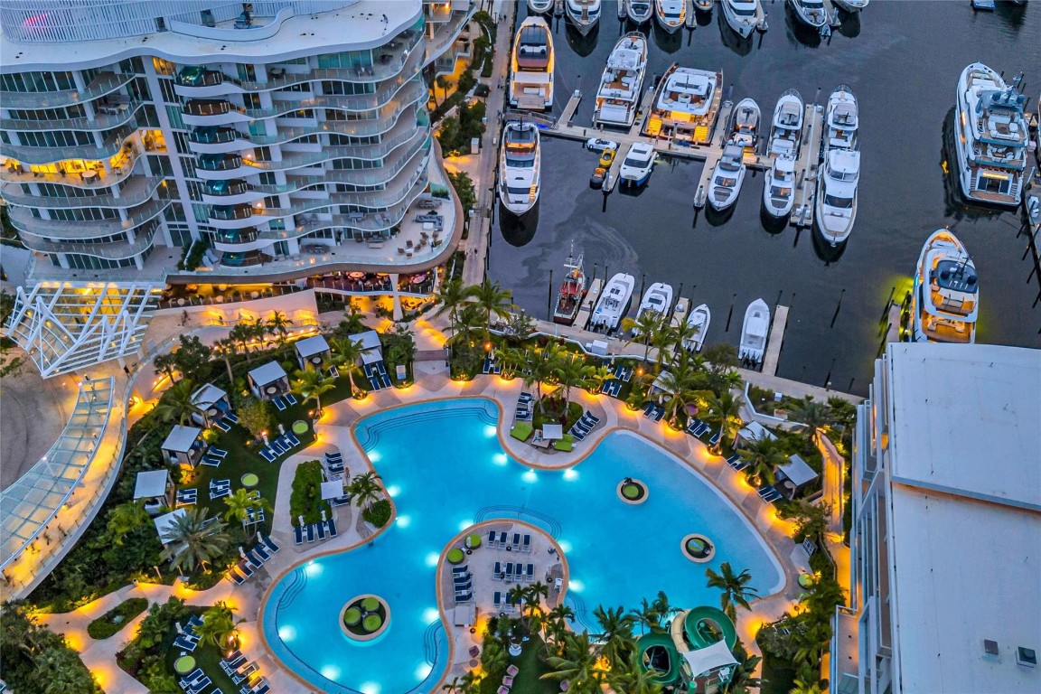 Pier sixty six - Residential