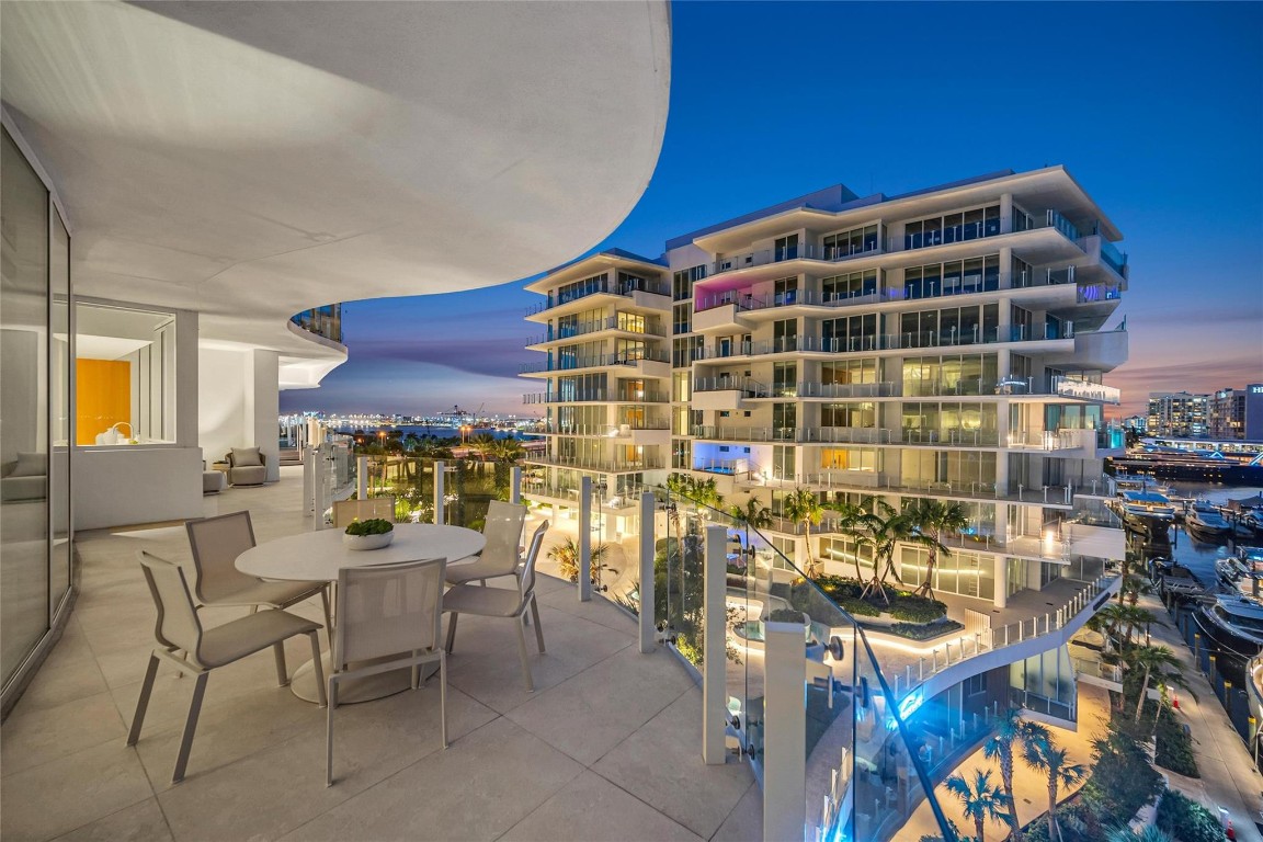 Pier sixty six - Residential