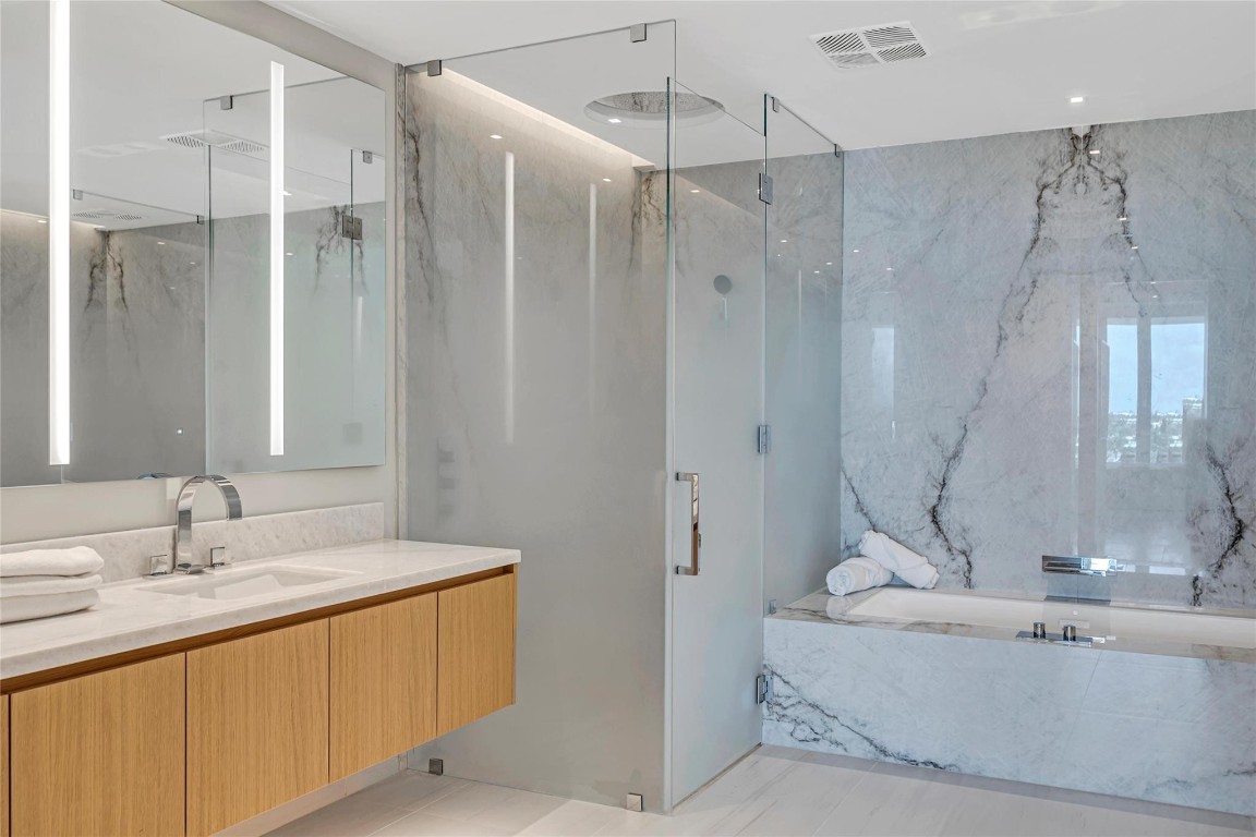 Pier sixty six - Residential