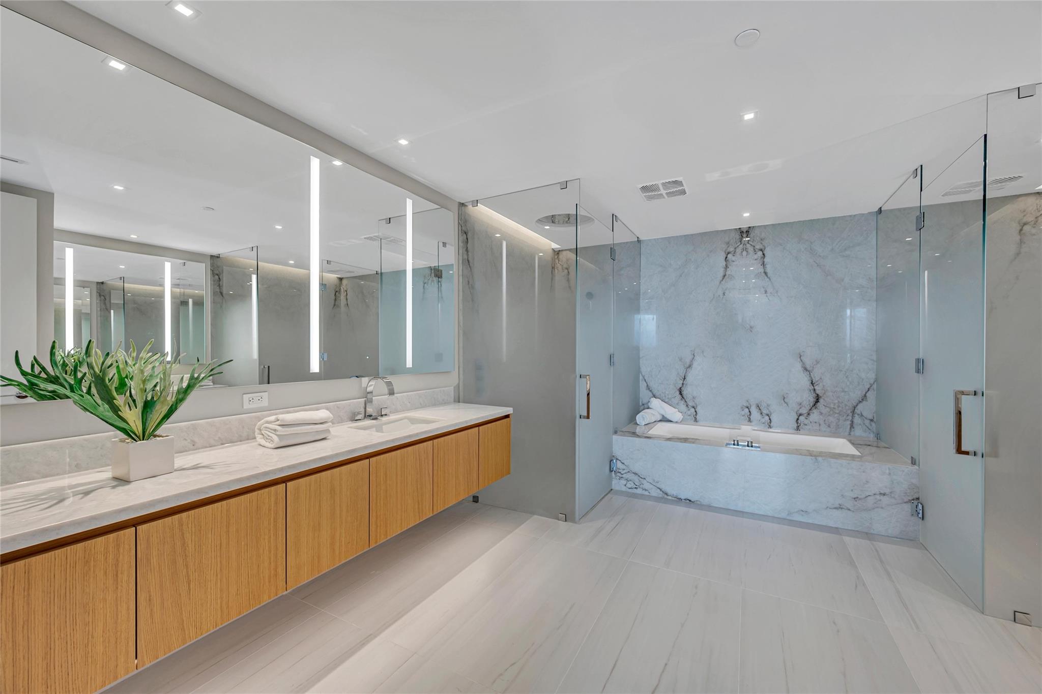 Pier sixty six - Residential