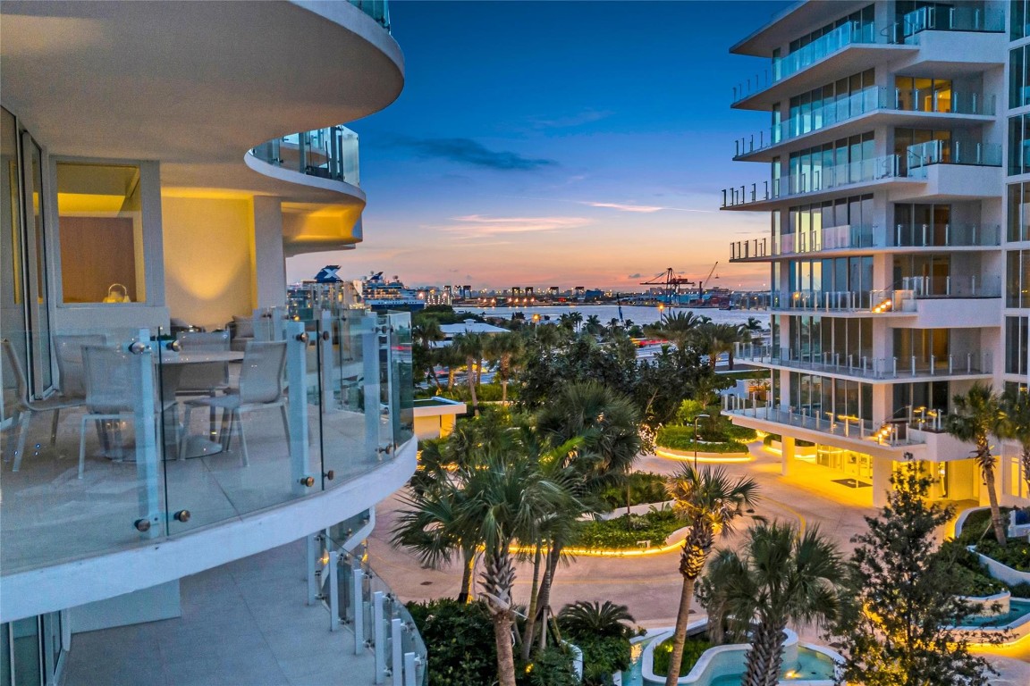 Pier sixty six - Residential