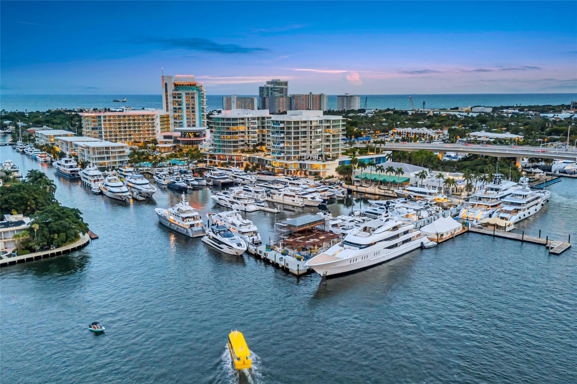 2241 SE 17th Street 601