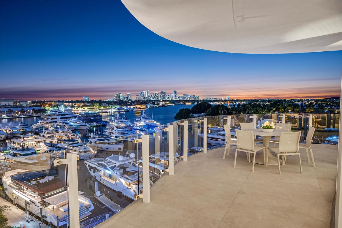 Pier sixty six - Residential