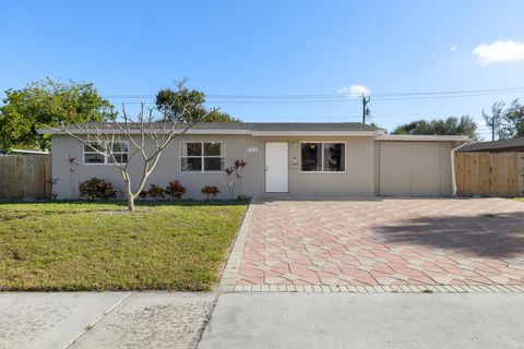 926 W Jasmine Drive Lake Park FL 33403