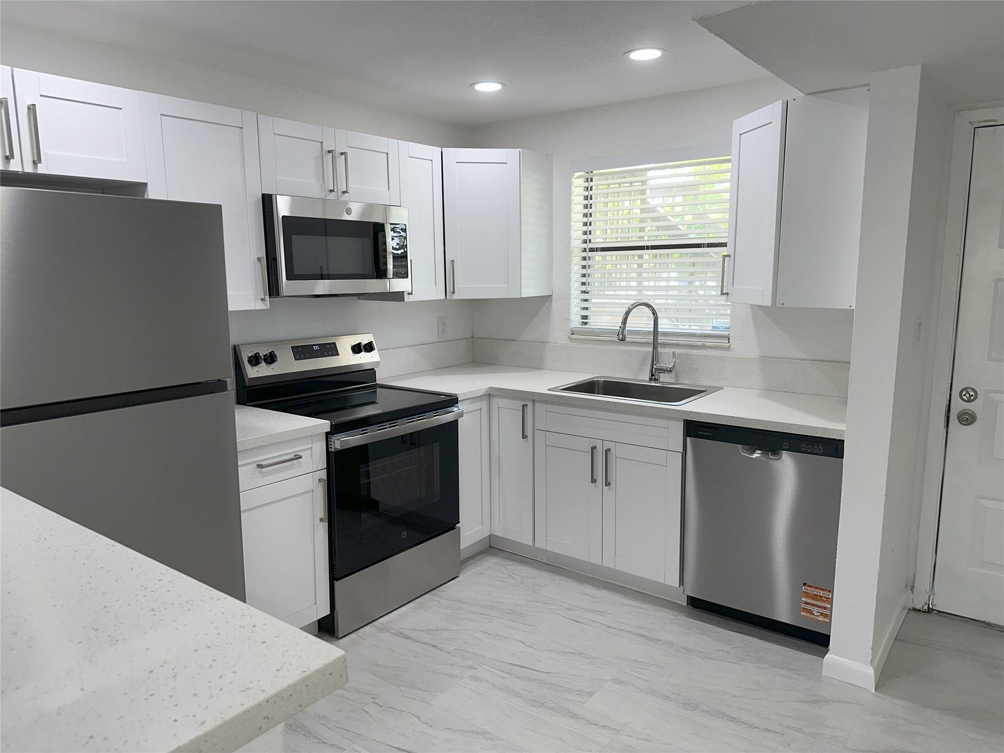 Move in with only $3900 for qualified applicants. First floor unit. Beautifully renovated apartment with new flooring, new bathrooms, gorgeous new kitchen, brand new appliances, new impact windows and doors to be installed before move-in and new window treatments. This unit also has an in-unit washer and dryer.
Conveniently located near all major roads, shopping and restaurants. Serene water view out back toenjoy from your patio. Shaker Woods Village residents enjoy access to a community pool and tennis courts.