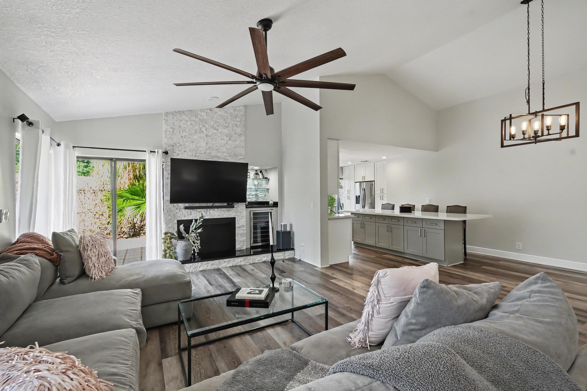 SIERRA DEL MAR - Residential