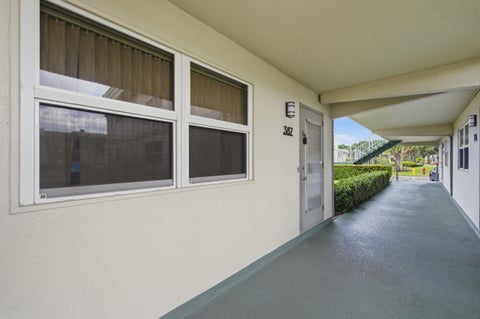 Tiny photo for 387 Flanders I, Delray Beach, FL 33484 (MLS # B26021640)