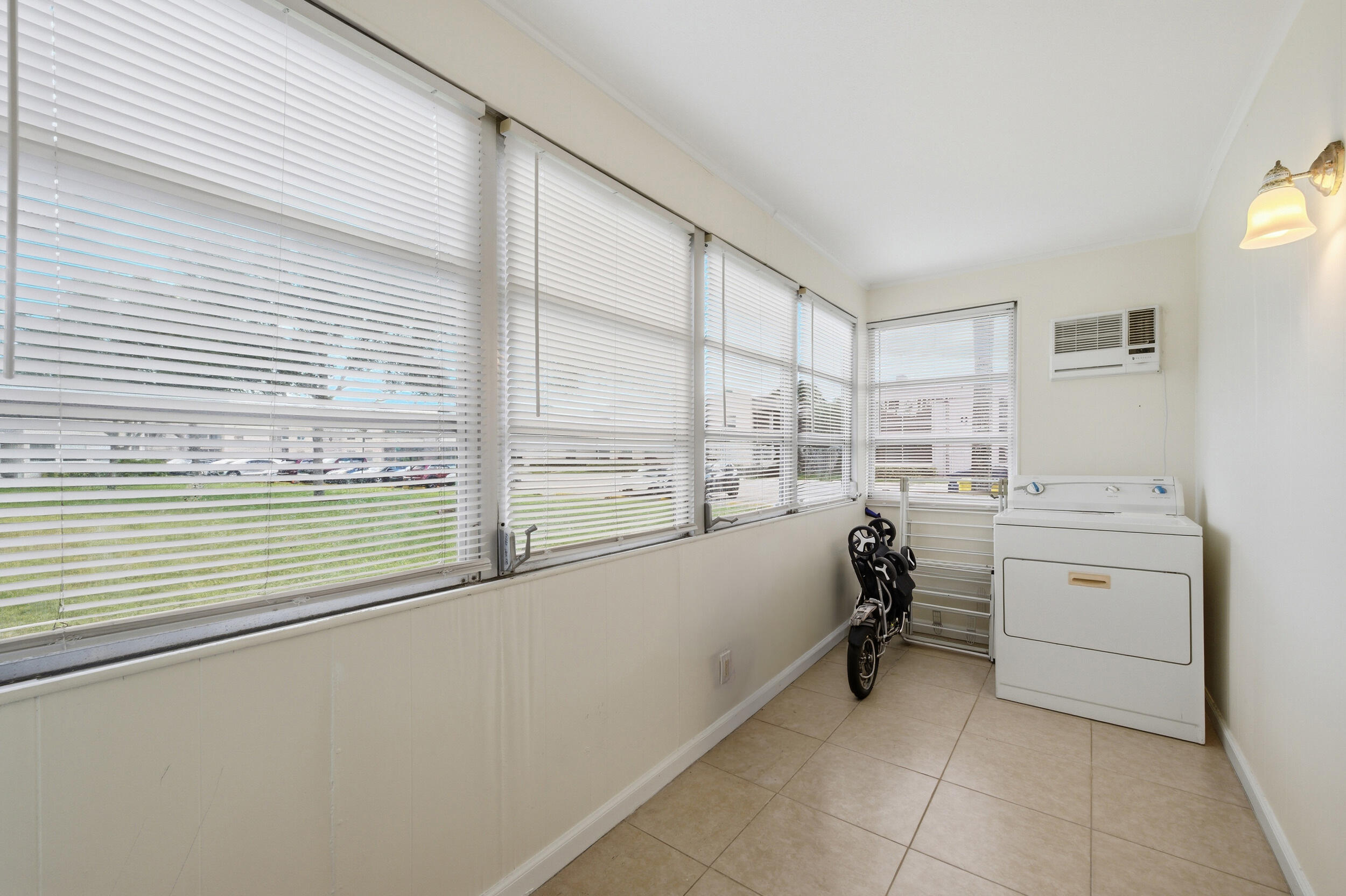 KINGS POINT FLANDERS CONDOS - Residential