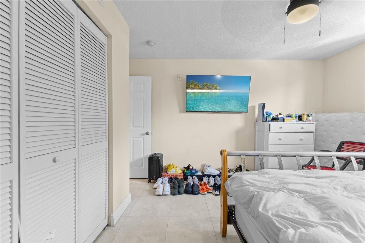 Sheridan Beach Club Condo - Residential Lease