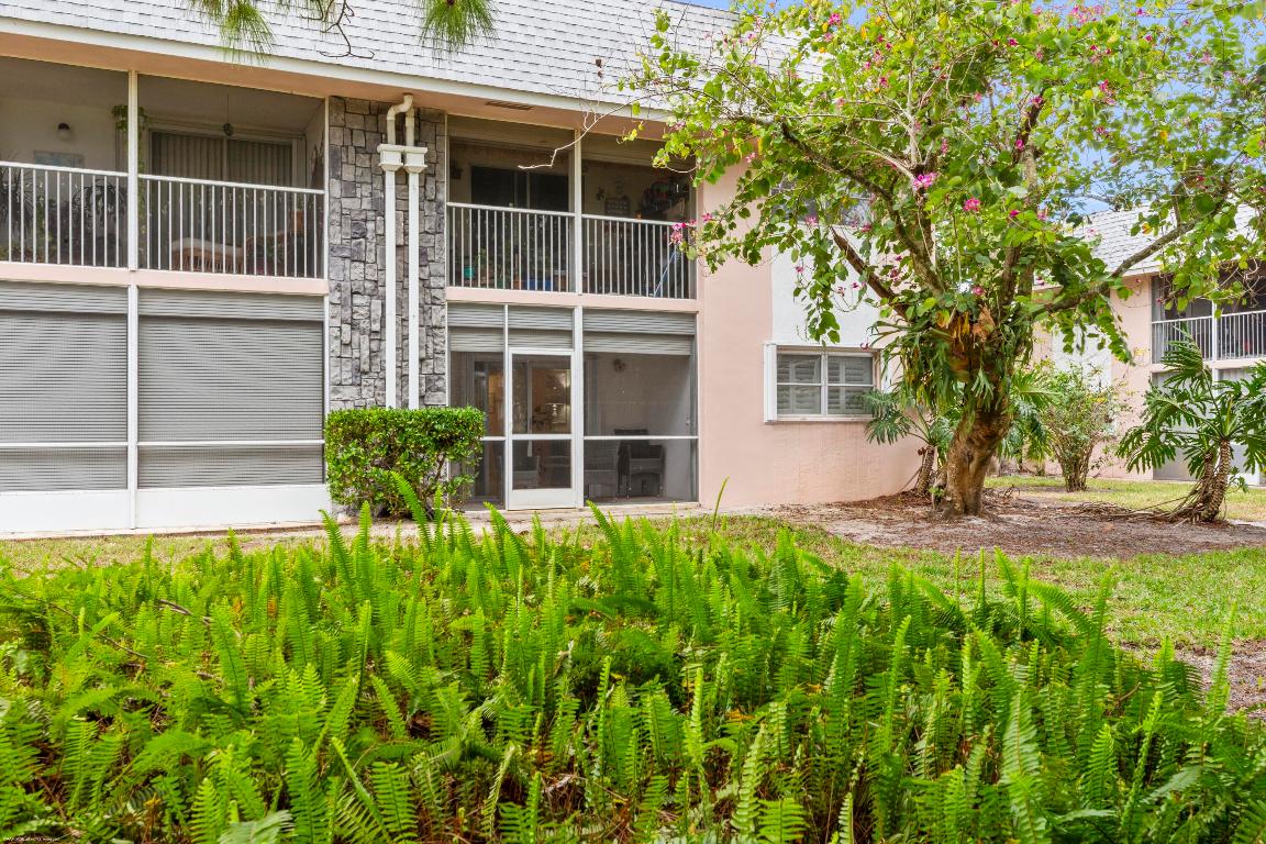 THE LITTLE CLUB CONDO - Residential