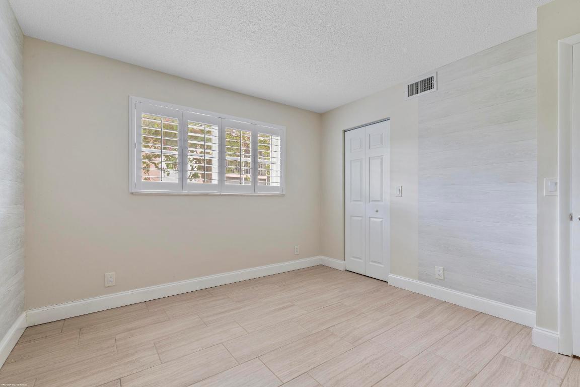 THE LITTLE CLUB CONDO - Residential