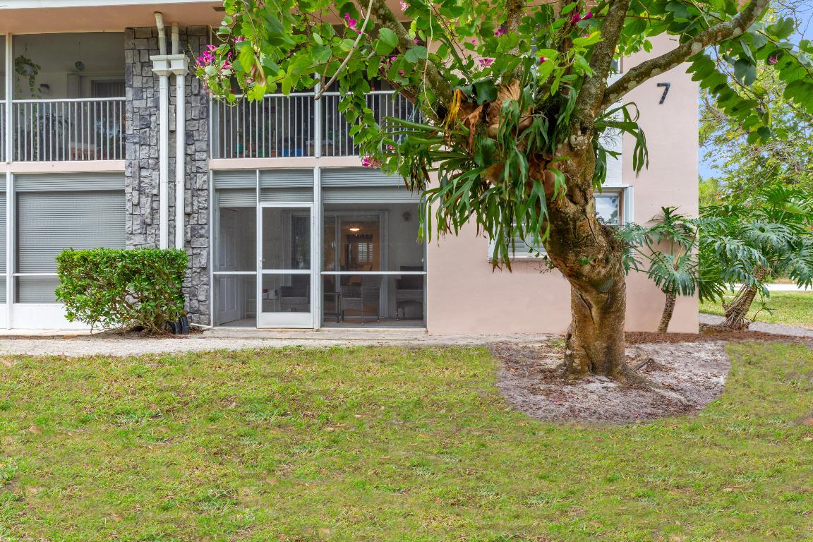 THE LITTLE CLUB CONDO - Residential