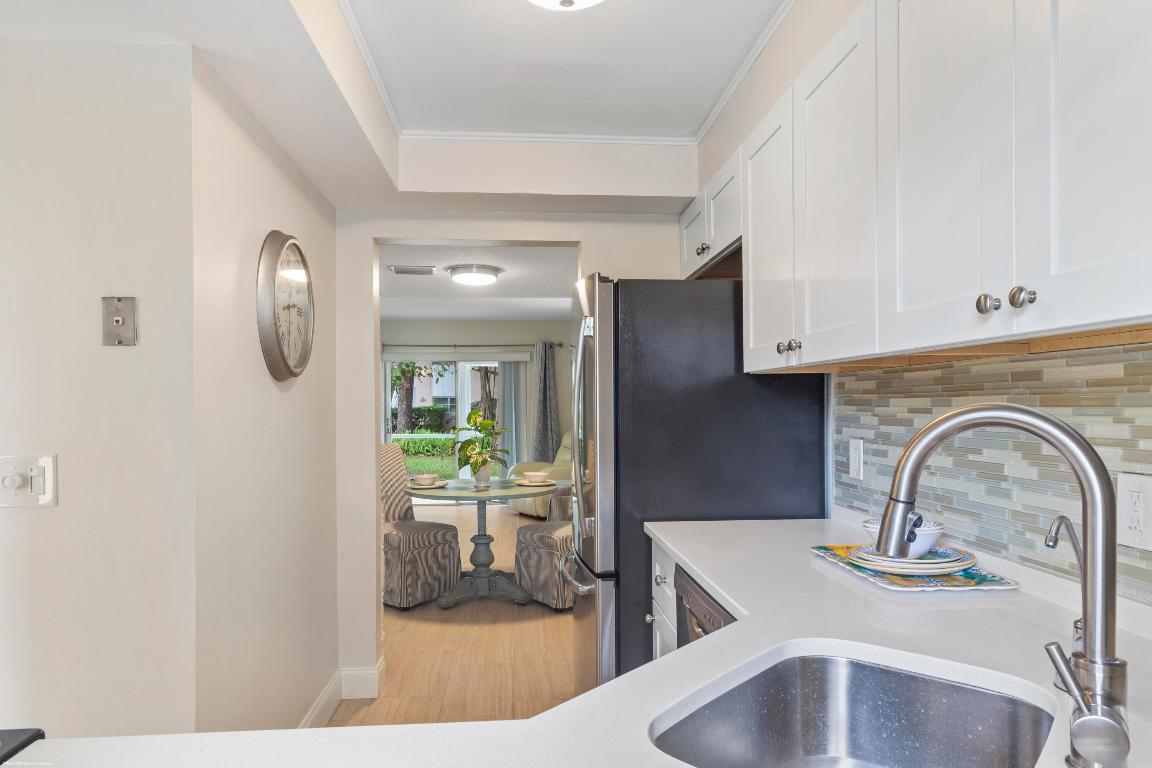 THE LITTLE CLUB CONDO - Residential