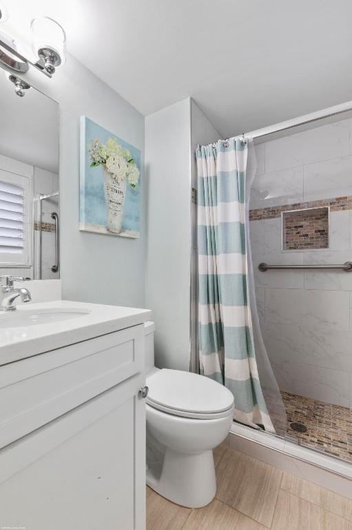 THE LITTLE CLUB CONDO - Residential