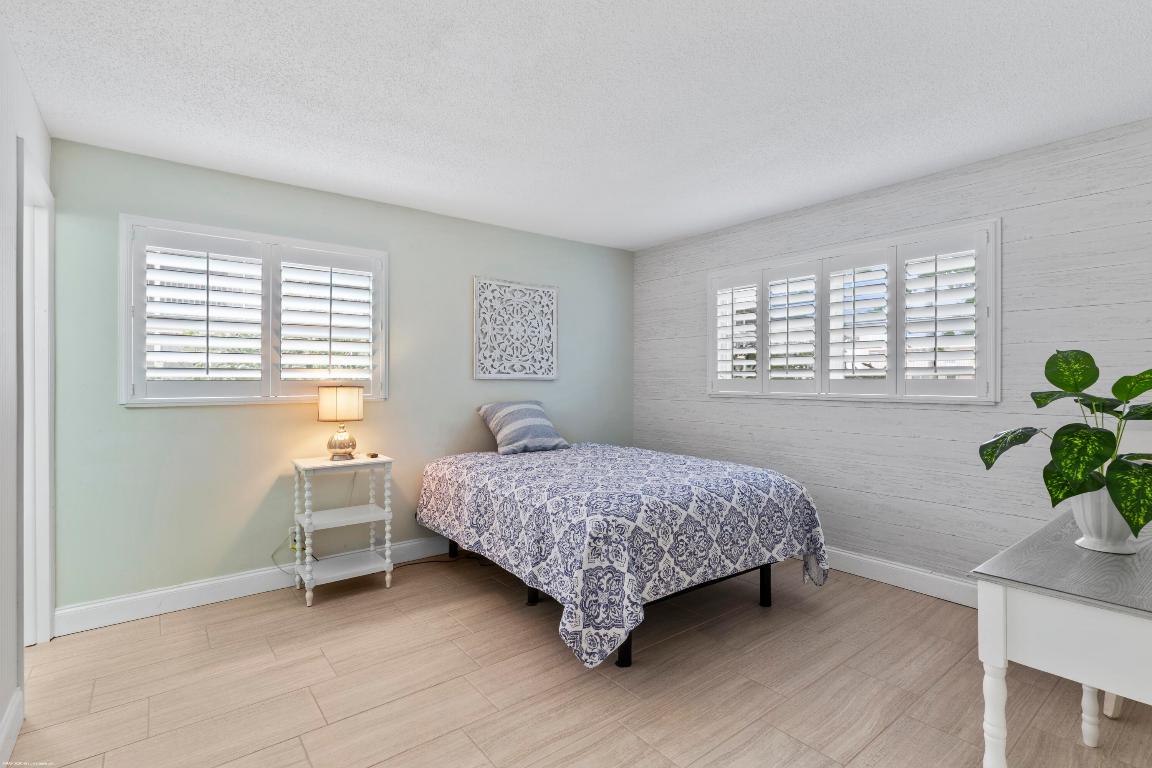 THE LITTLE CLUB CONDO - Residential