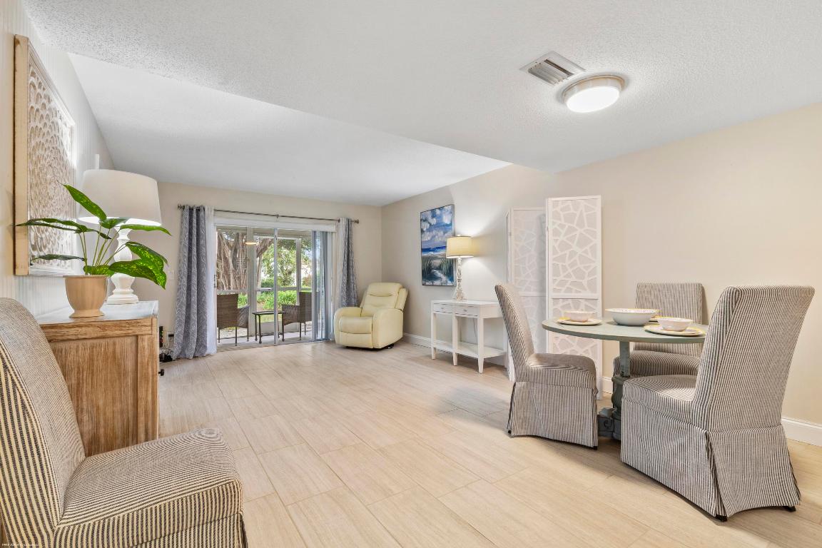 THE LITTLE CLUB CONDO - Residential