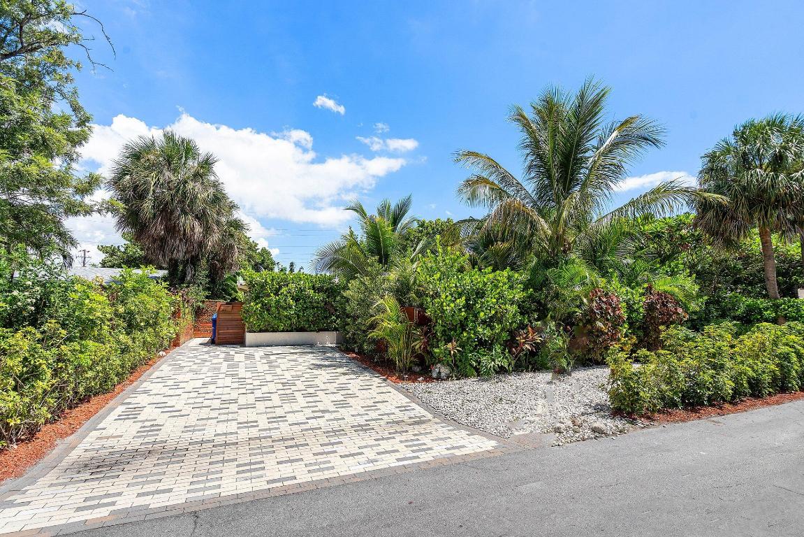 2041 NE 30th Street, Fort Lauderdale FL 33306