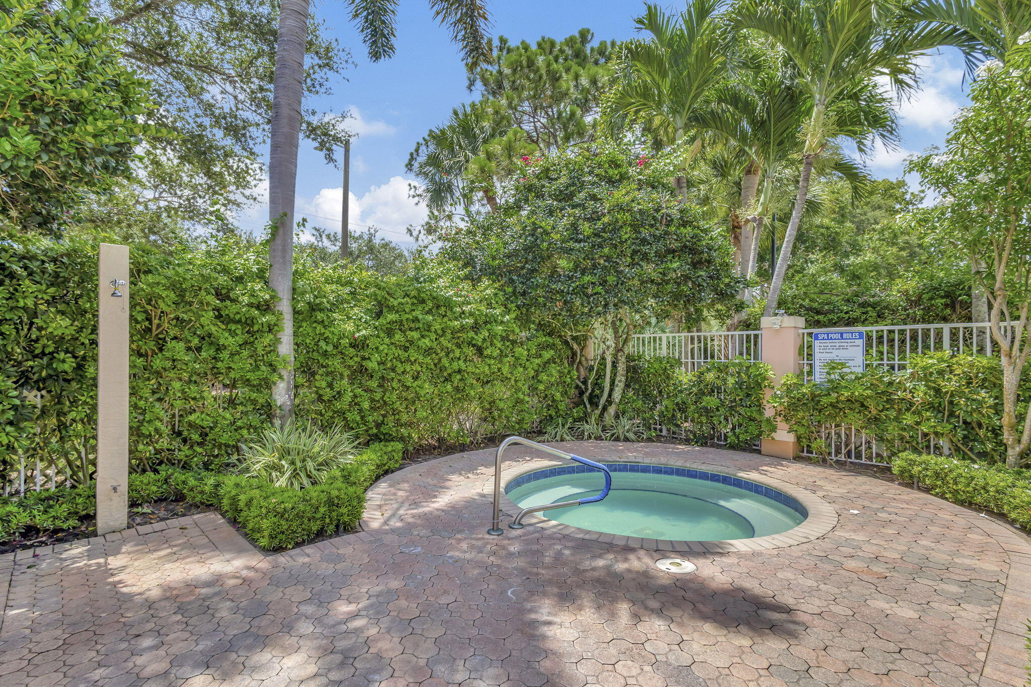 Village At Abacoa Condo - Residential