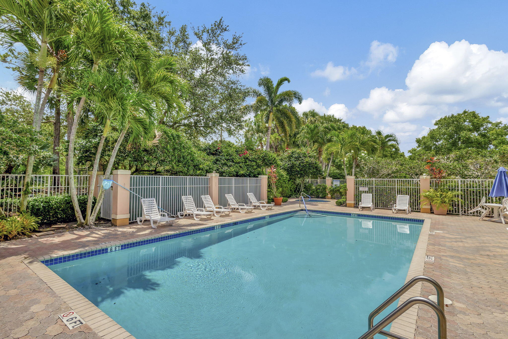 Village At Abacoa Condo - Residential