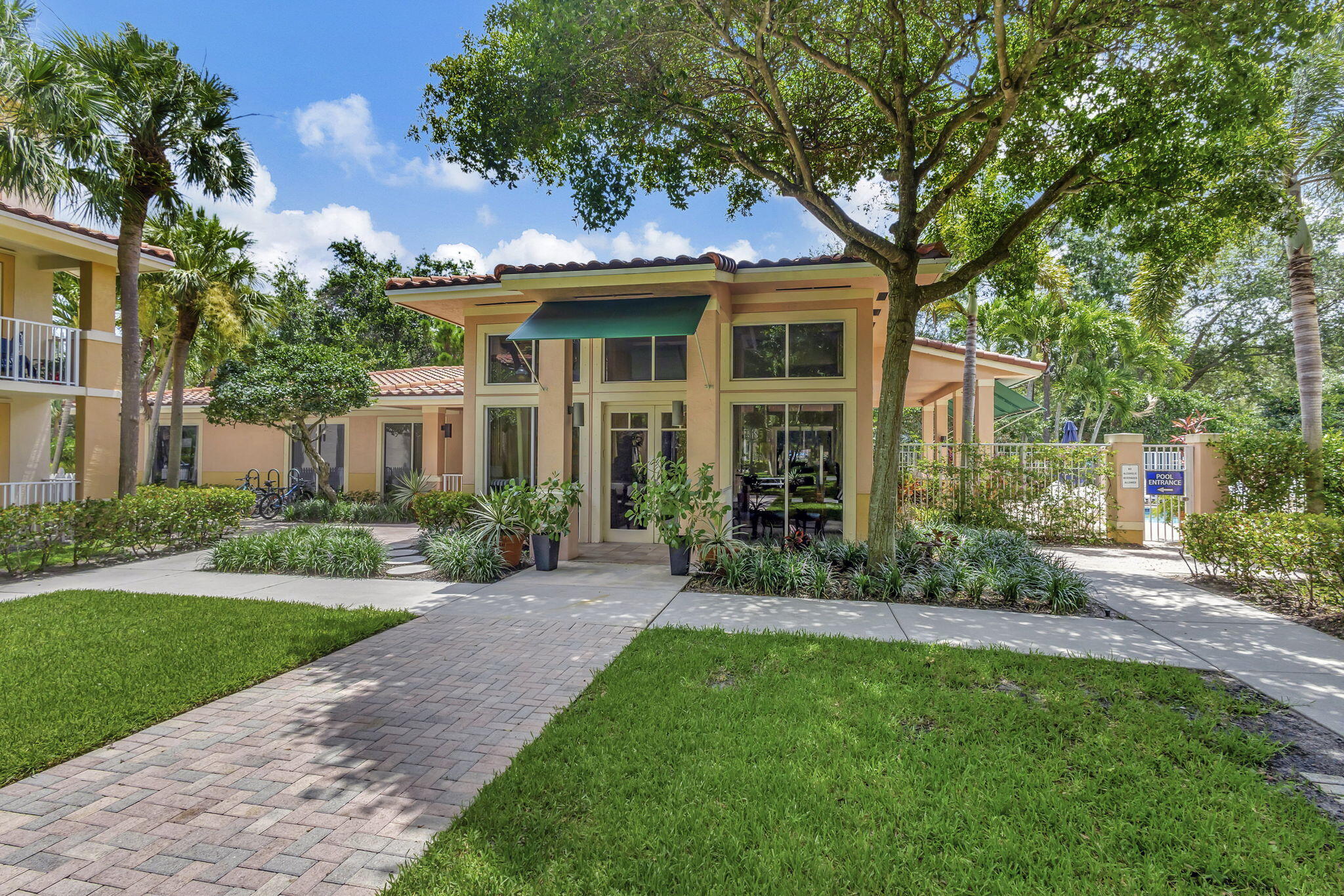 Village At Abacoa Condo - Residential