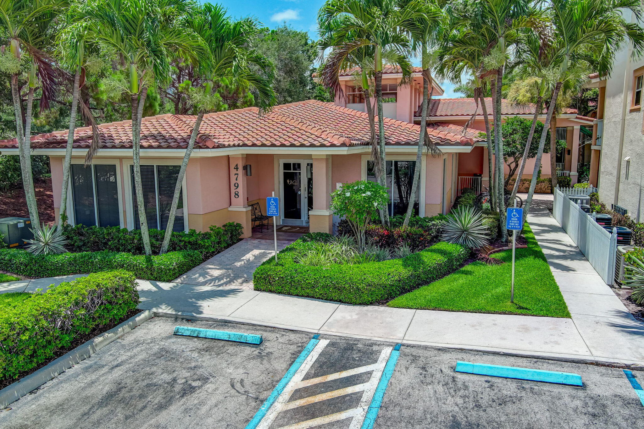 Village At Abacoa Condo - Residential